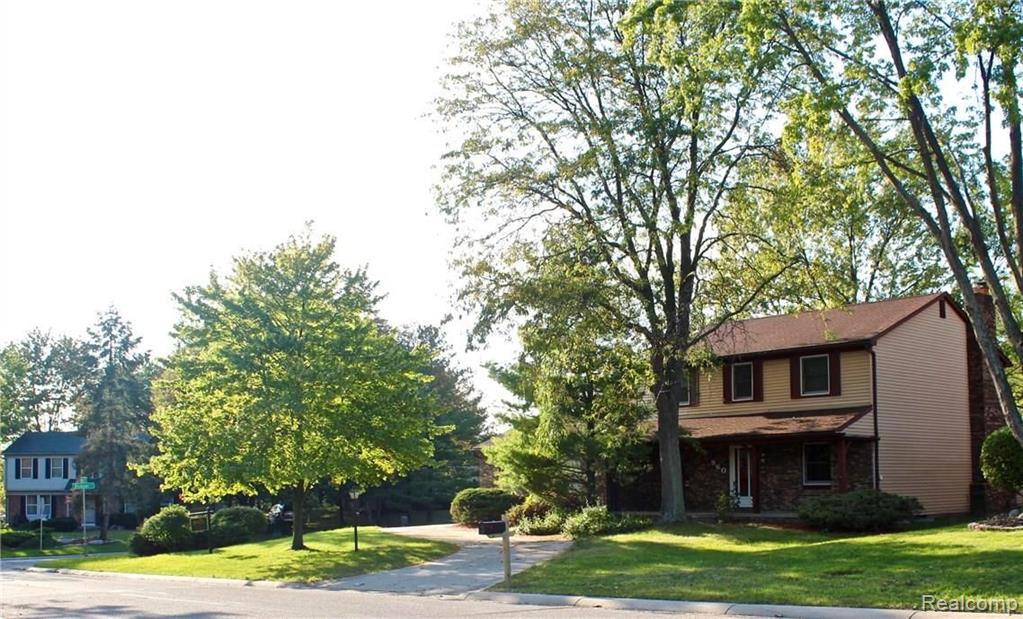 960 Downhill Lane Rochester Hills, MI 48307 - Photo 3 of 29