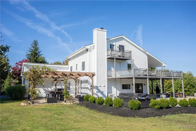 $997,299 | 8850 Rohr Hill Road, Ashford, NY 14171