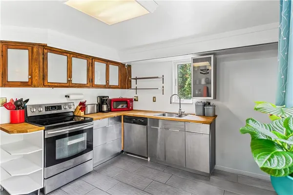 $199,000 | 3083 Aljean Drive, Bethel Park, PA 15102