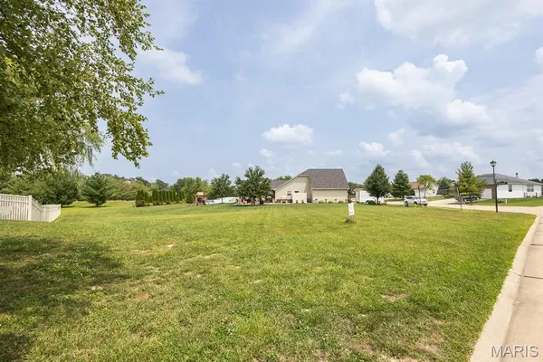 $42,995 | 5902 Willow Oak Lane, Waterloo, IL 62298