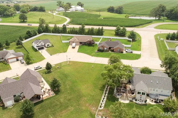 $42,995 | 5902 Willow Oak Lane, Waterloo, IL 62298