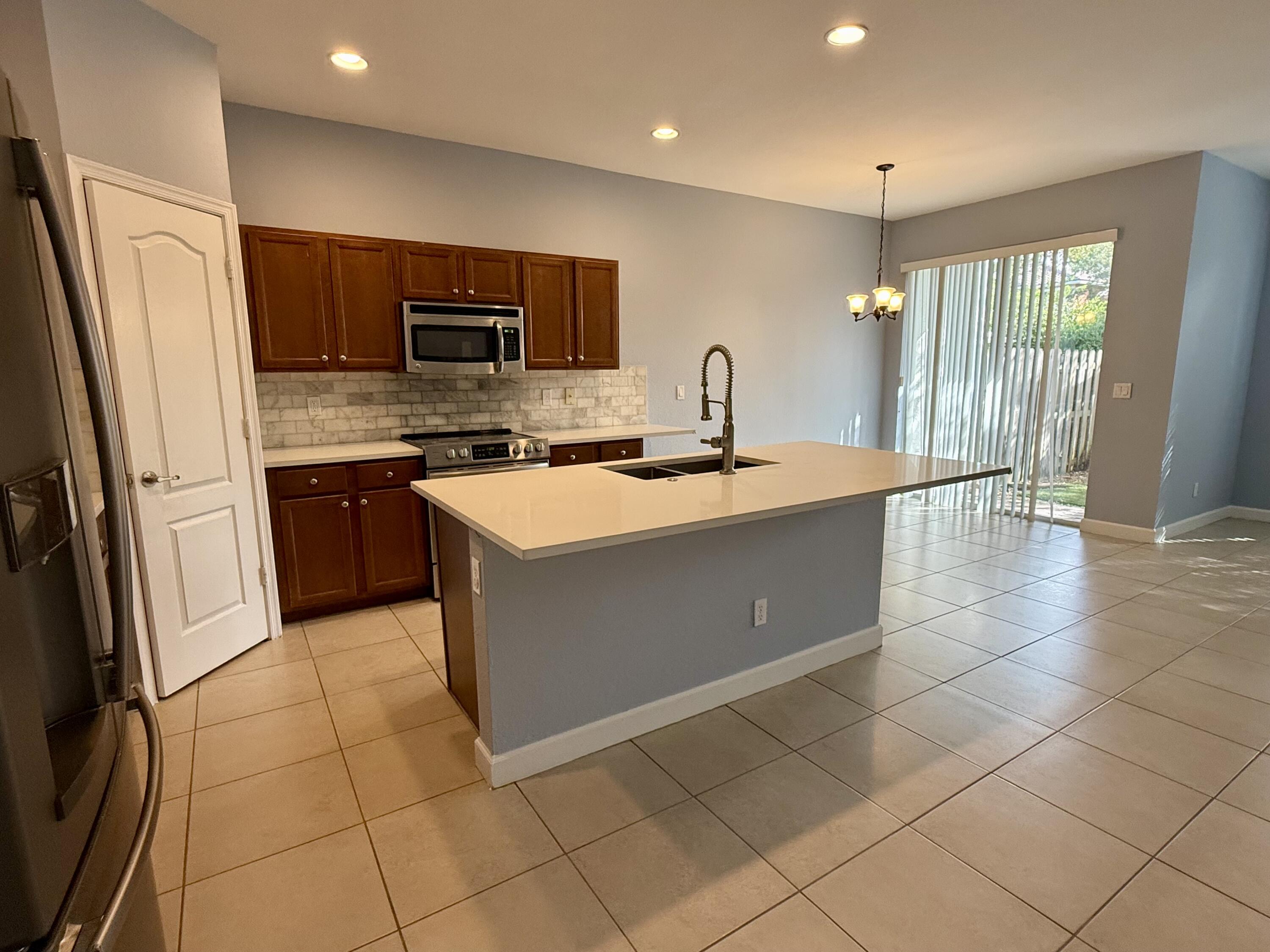 5182 Ashley River Road West Palm Beach, FL 33417 - Photo 7 of 16 IMG_2320