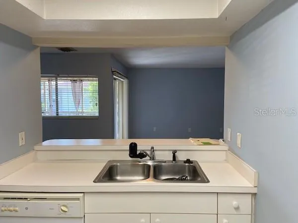 $1,895 | 2121 Wood Street, Unit 227, Sarasota, FL 34237