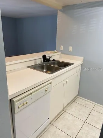 $1,895 | 2121 Wood Street, Unit 227, Sarasota, FL 34237