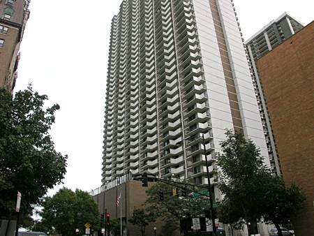 6033 North Sheridan Road, Unit 35K Chicago, IL 60660 - Photo 1 of 1 a front view of a building