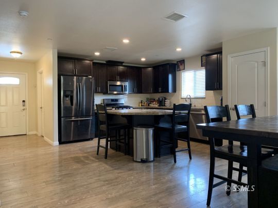 1025 Mayo Street Ridgecrest, CA 93555 - Photo 4 of 29