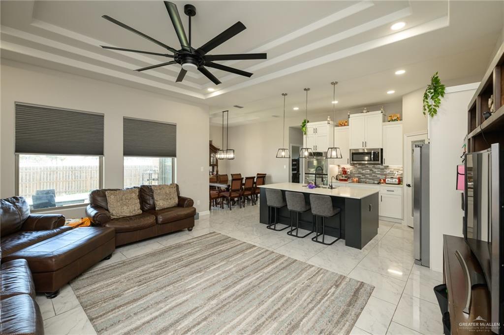 1402 Poza Rica Avenue Harlingen, TX 78552 - Photo 3 of 28