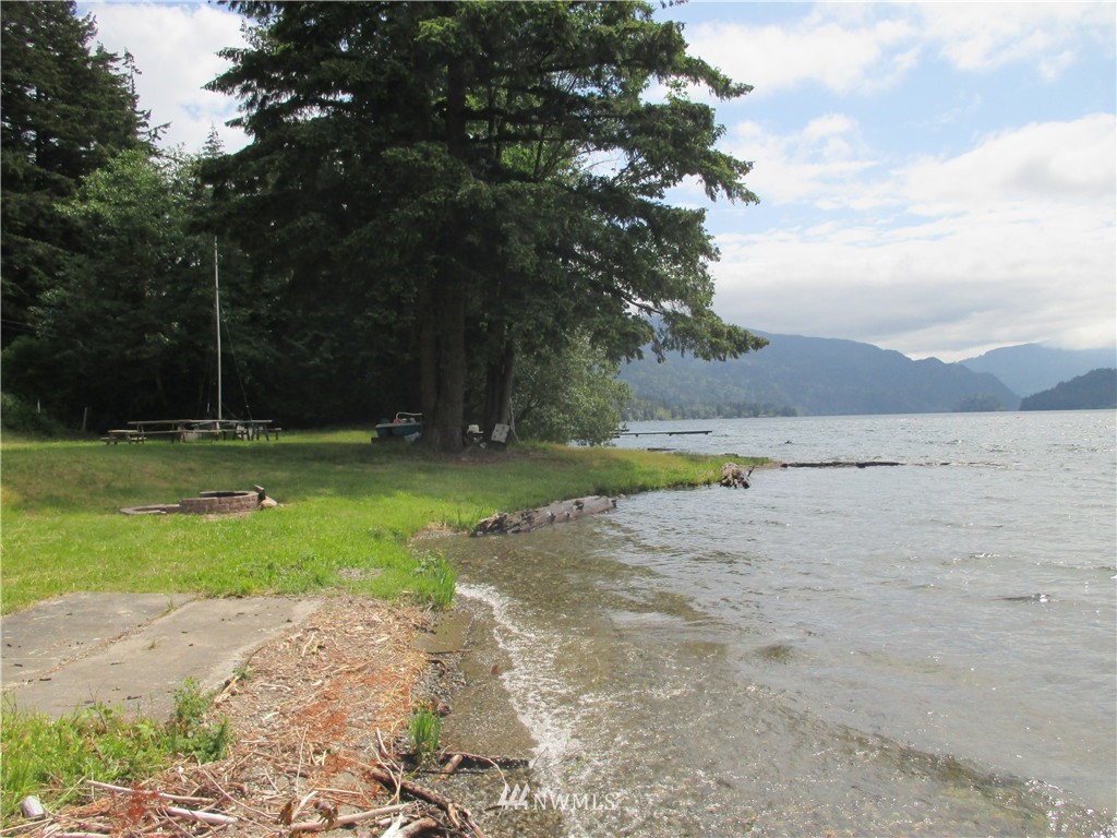 2700 North Shore Road Bellingham, WA 98226 - Photo 10 of 12 Gallery Image 10