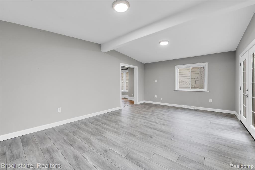 47 Summit Street Pontiac, MI 48342 - Photo 10 of 33 Gallery Image 10
