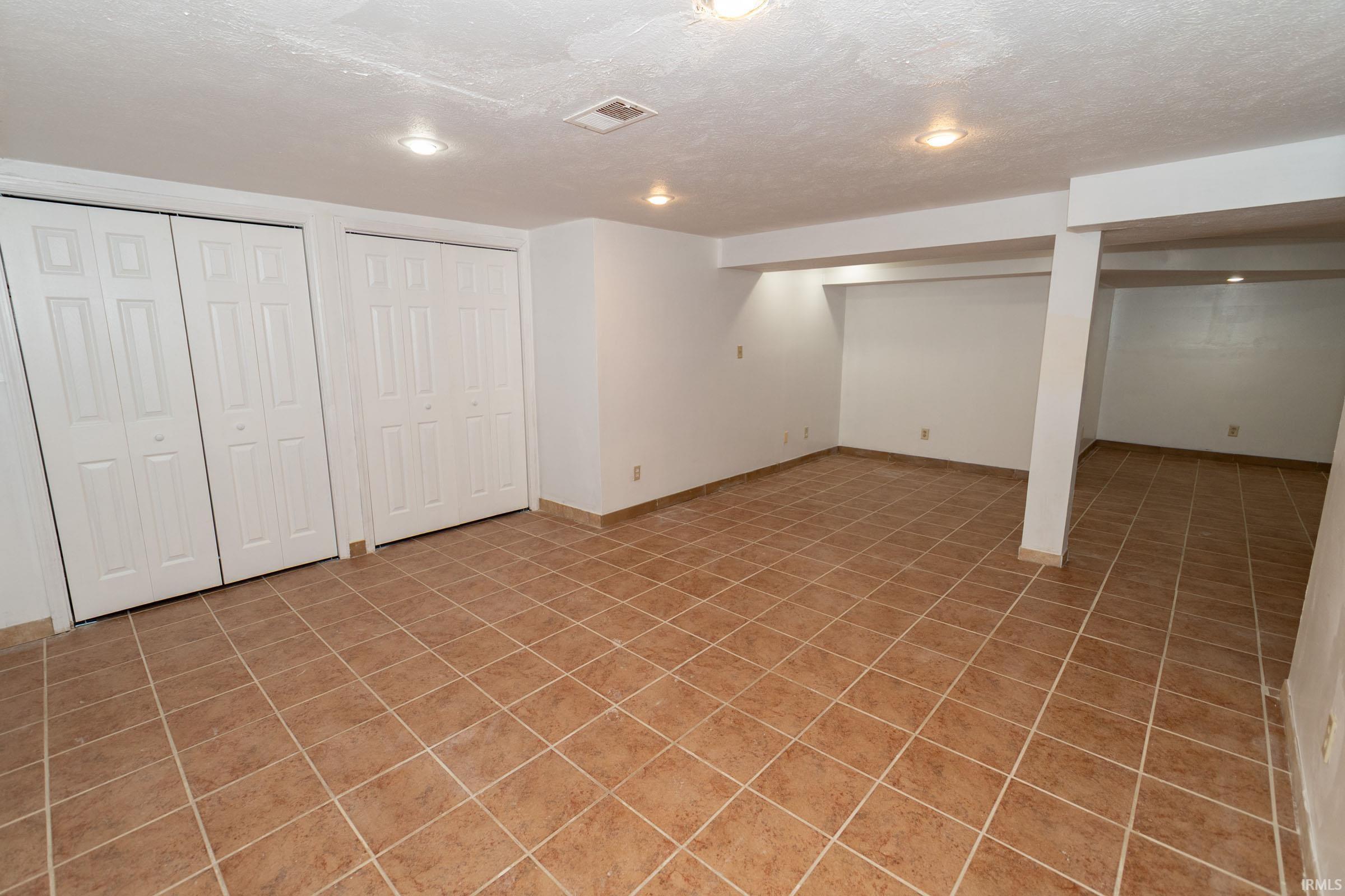 53134 Old Farm Road Elkhart, IN 46514 - Photo 3 of 34