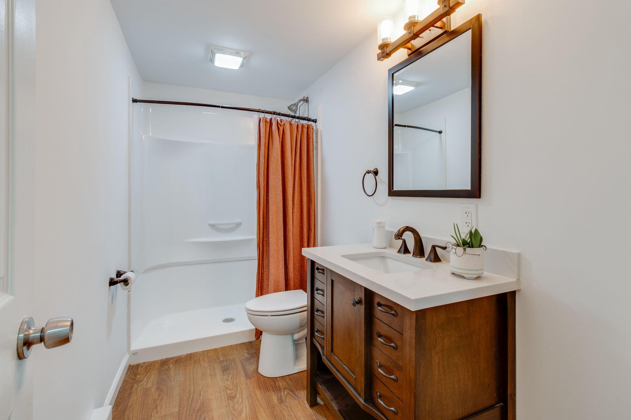 127 Pepperton Court Lititz, PA 17543 - Photo 33 of 35 LL Full Bath