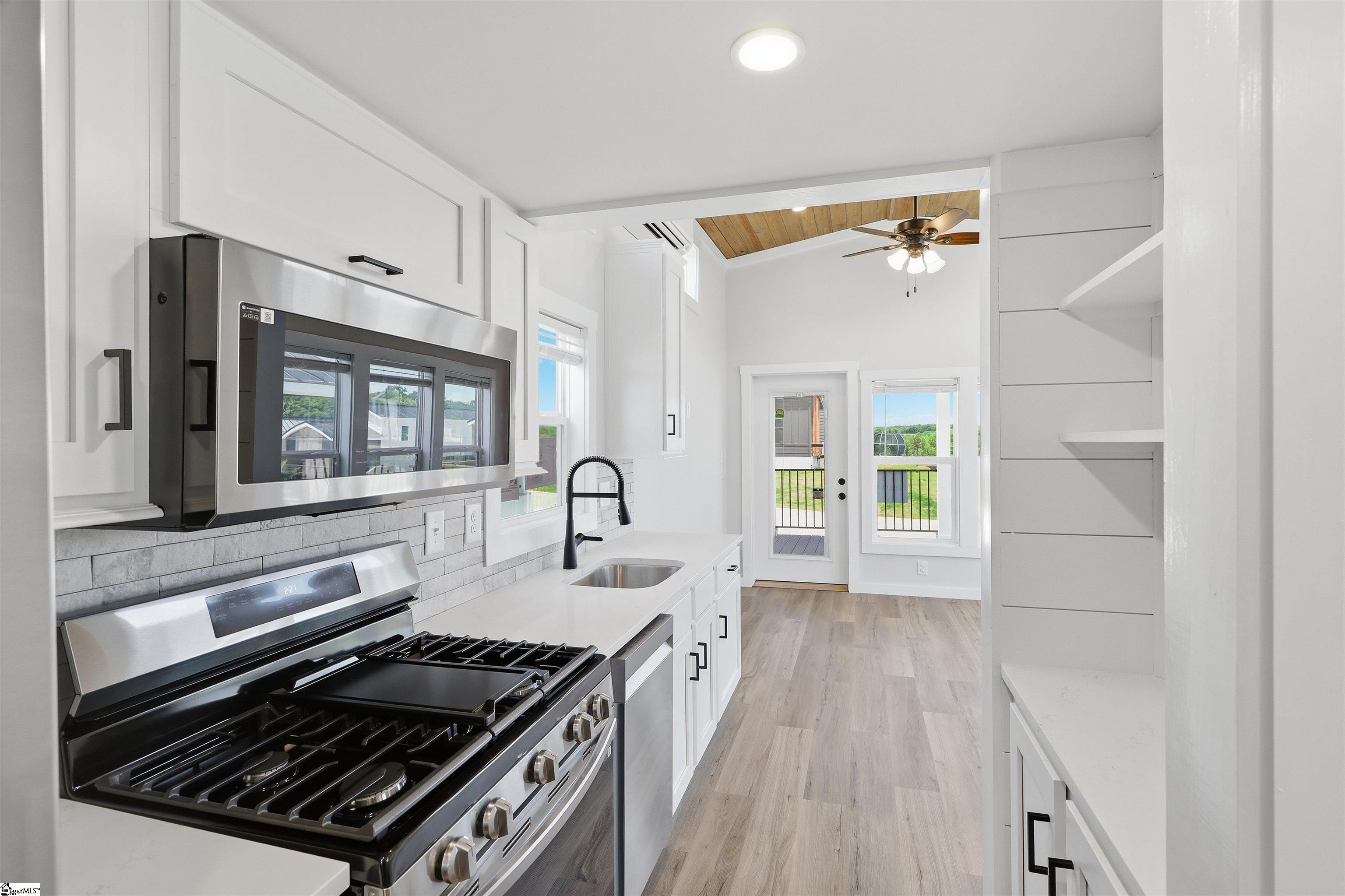 413 Presley Jackson Road Taylors, SC 29687 - Photo 4 of 13 Gallery Image 4