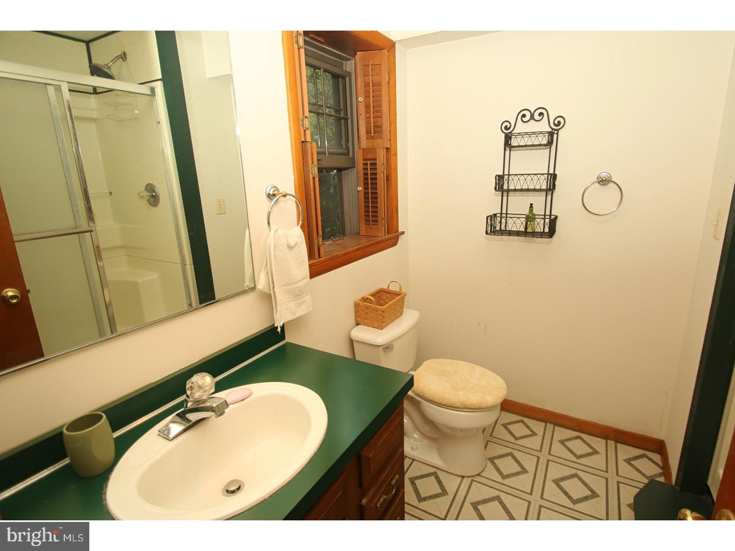 1550 County Line Road Gilbertsville, PA 19525 - Photo 11 of 15 Bathroom