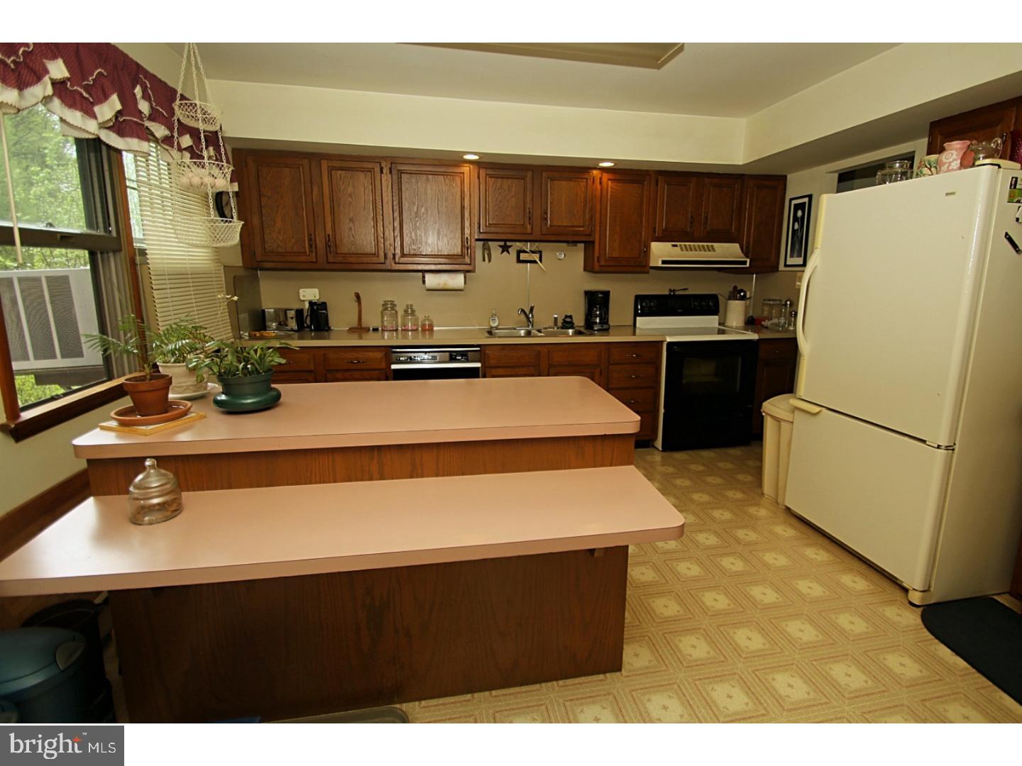 1550 County Line Road Gilbertsville, PA 19525 - Photo 3 of 15 Kitchen
