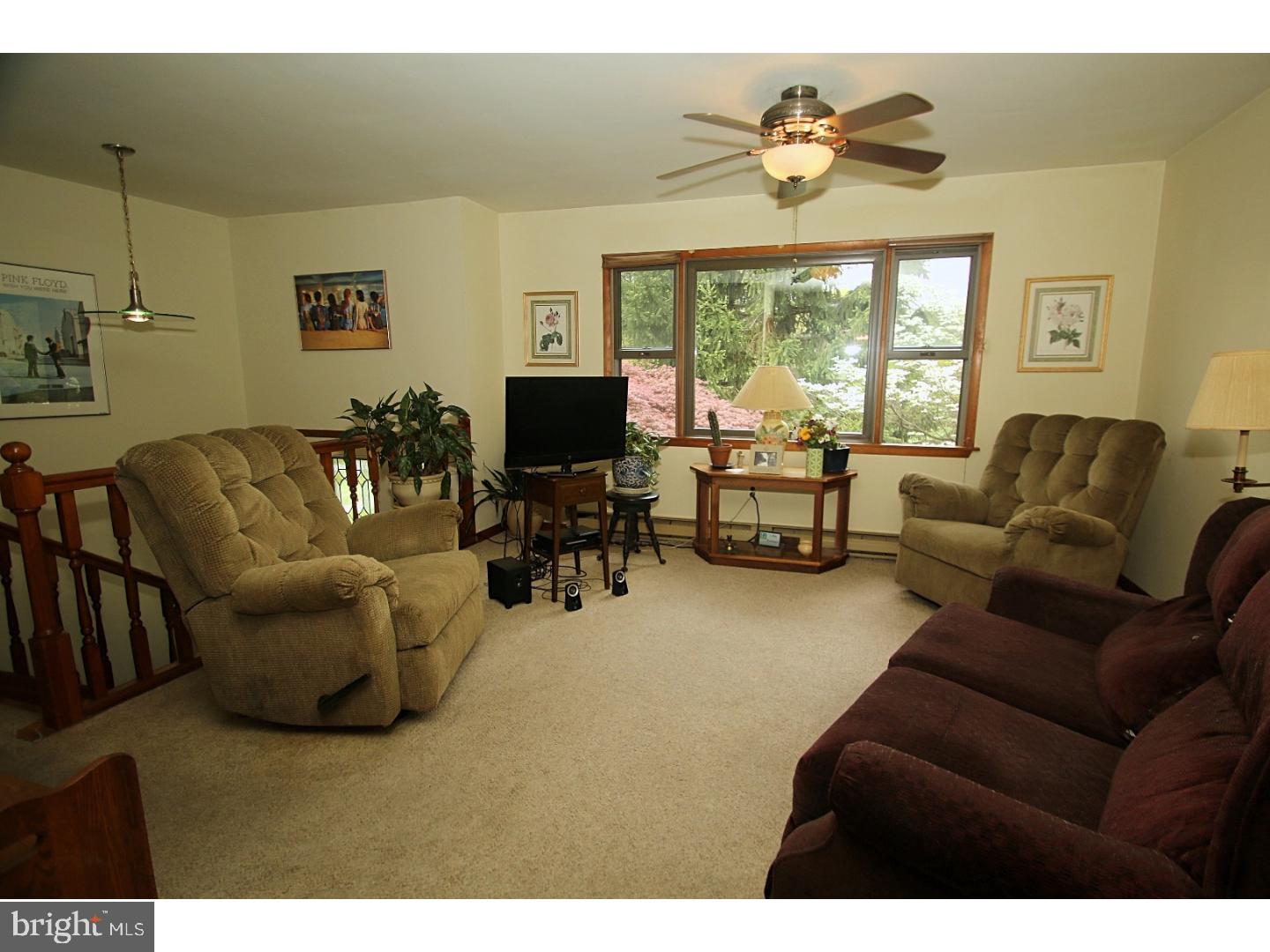 1550 County Line Road Gilbertsville, PA 19525 - Photo 5 of 15 Living Room