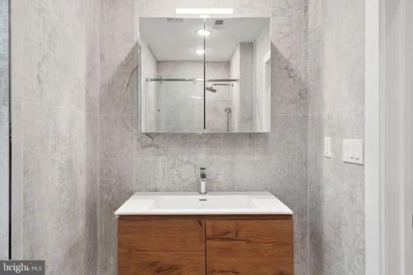 $4,500 | 1822 Chestnut Street, Unit 3F, Philadelphia, PA 19103