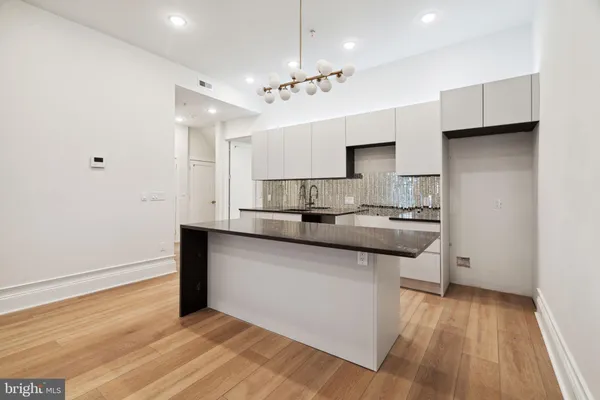 $4,500 | 1822 Chestnut Street, Unit 3F, Philadelphia, PA 19103