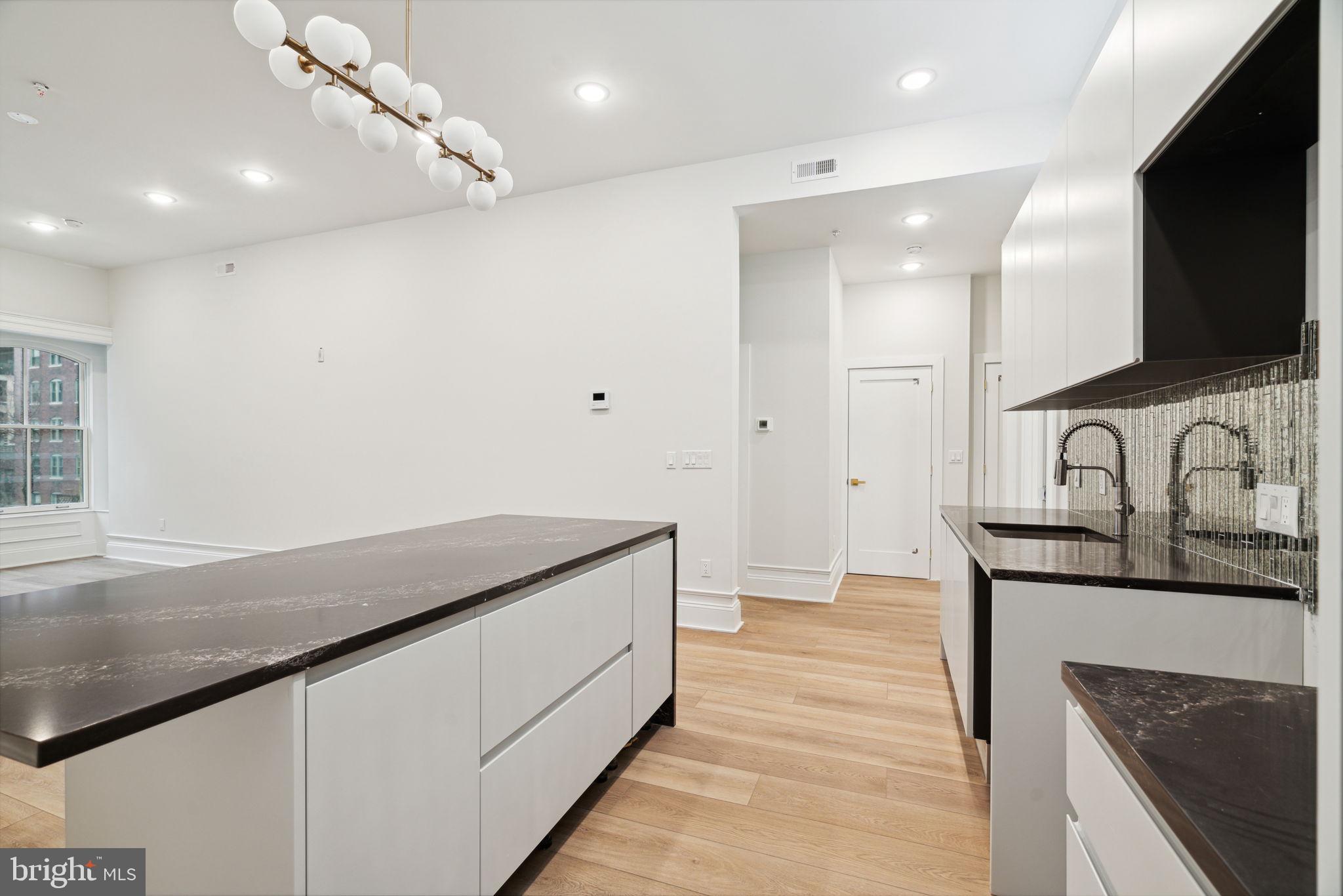 1822 Chestnut Street, Unit 3F Philadelphia, PA 19103 - Photo 5 of 22