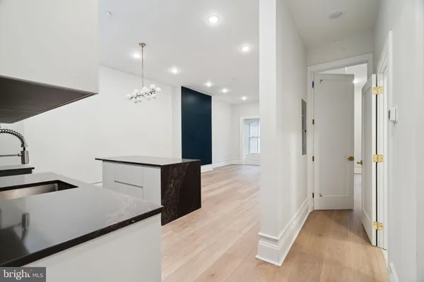 $4,500 | 1822 Chestnut Street, Unit 3F, Philadelphia, PA 19103