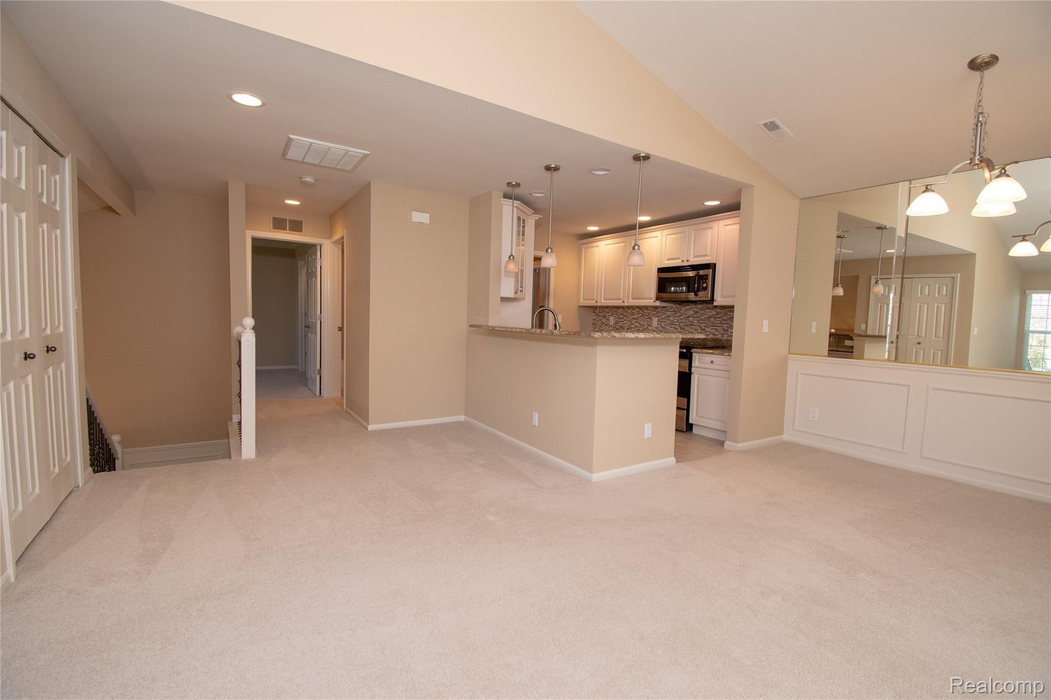 3580 Tremonte Circle, Unit 277 Rochester, MI 48306 - Photo 16 of 48 Great Room Eating Nook.jpg