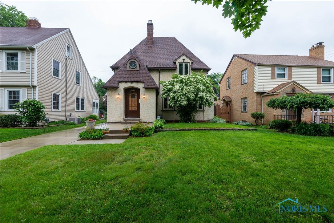 3708 Garrison Road Toledo, OH 43613 - Photo 3 of 24 Gallery Image 3
