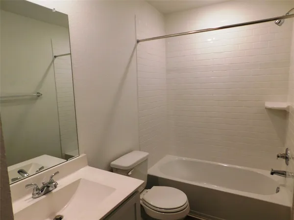 $2,050 | 10775 Sora Drive, Willis, TX 77378