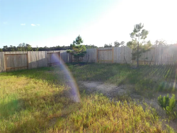 $2,050 | 10775 Sora Drive, Willis, TX 77378