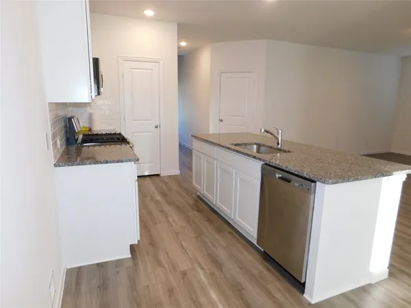 $2,050 | 10775 Sora Drive, Willis, TX 77378