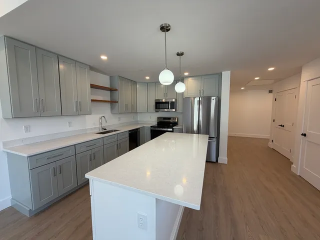 $2,950 | 1060 Main Street, Unit 305, Millis, MA 02054