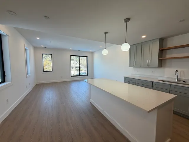 $2,950 | 1060 Main Street, Unit 305, Millis, MA 02054