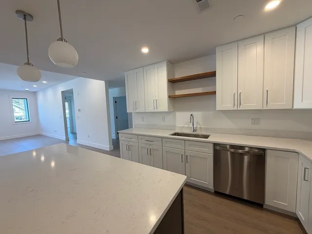 $2,950 | 1060 Main Street, Unit 305, Millis, MA 02054