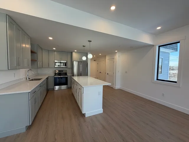 $2,950 | 1060 Main Street, Unit 305, Millis, MA 02054