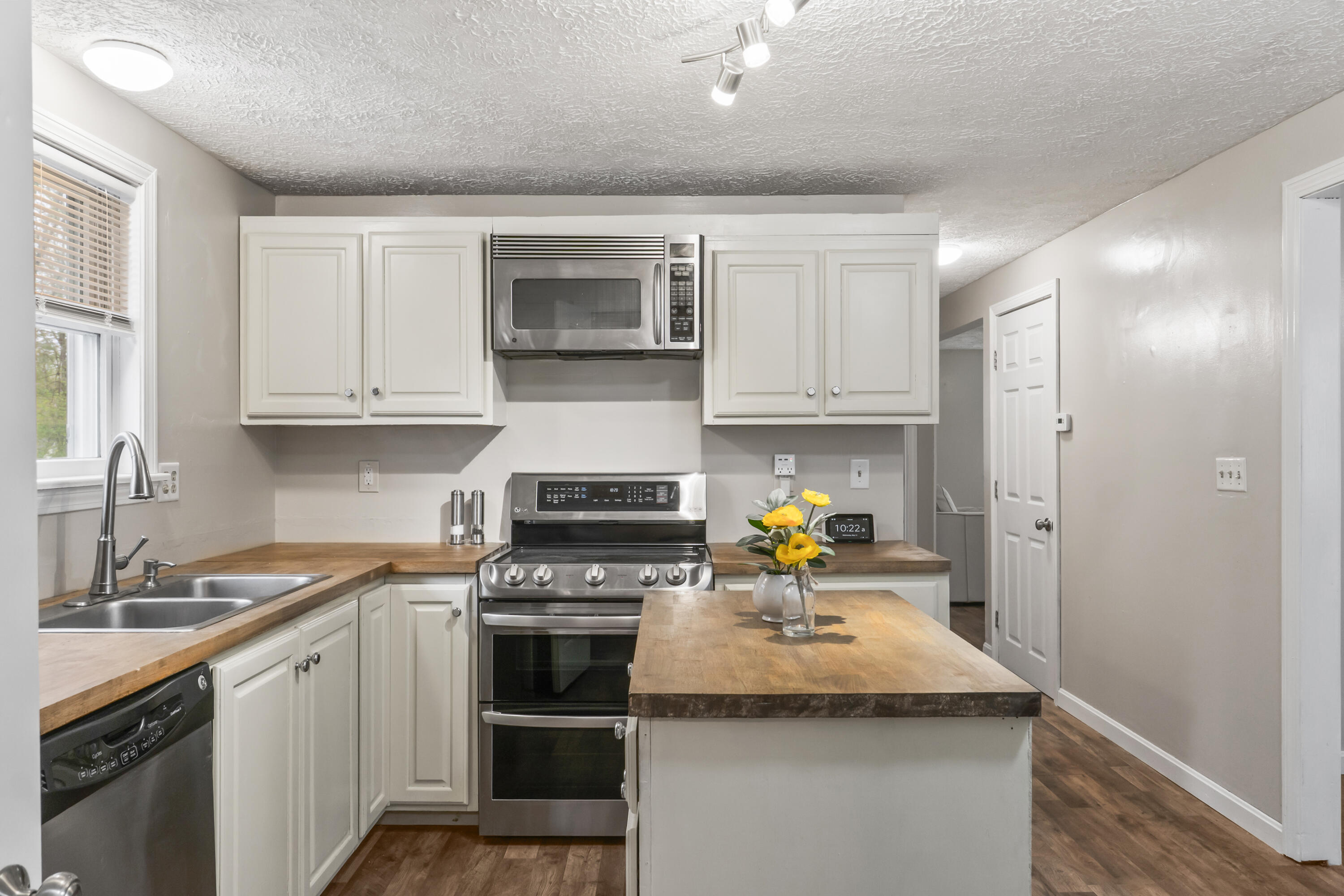 35 Buttonwood Road South Berwick, ME 03908 - Photo 12 of 45 1k 35 Buttonwood Rd