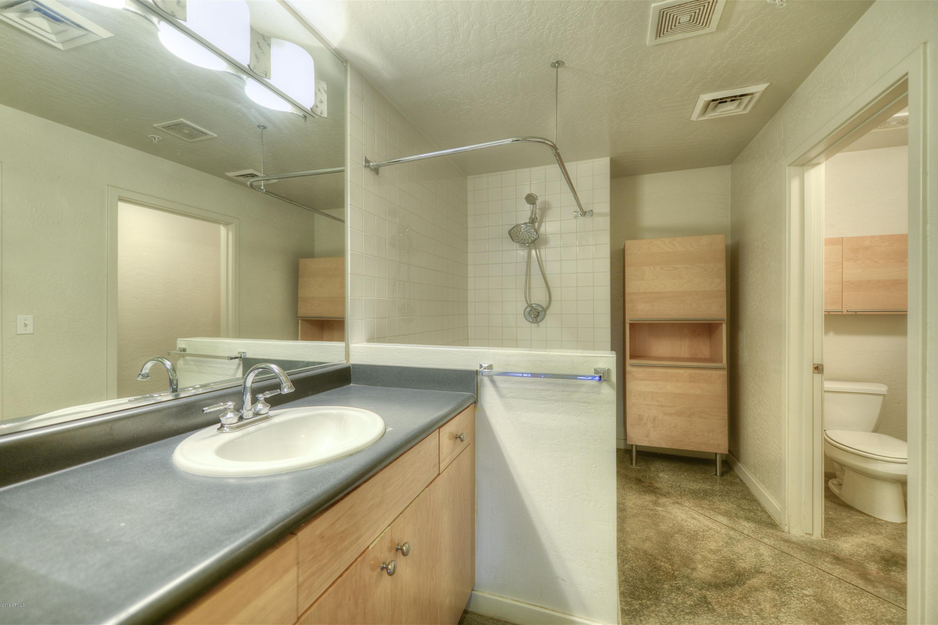 914 East Osborn Road, Unit 210 Phoenix, AZ 85014 - Photo 10 of 17 Master Bathroom