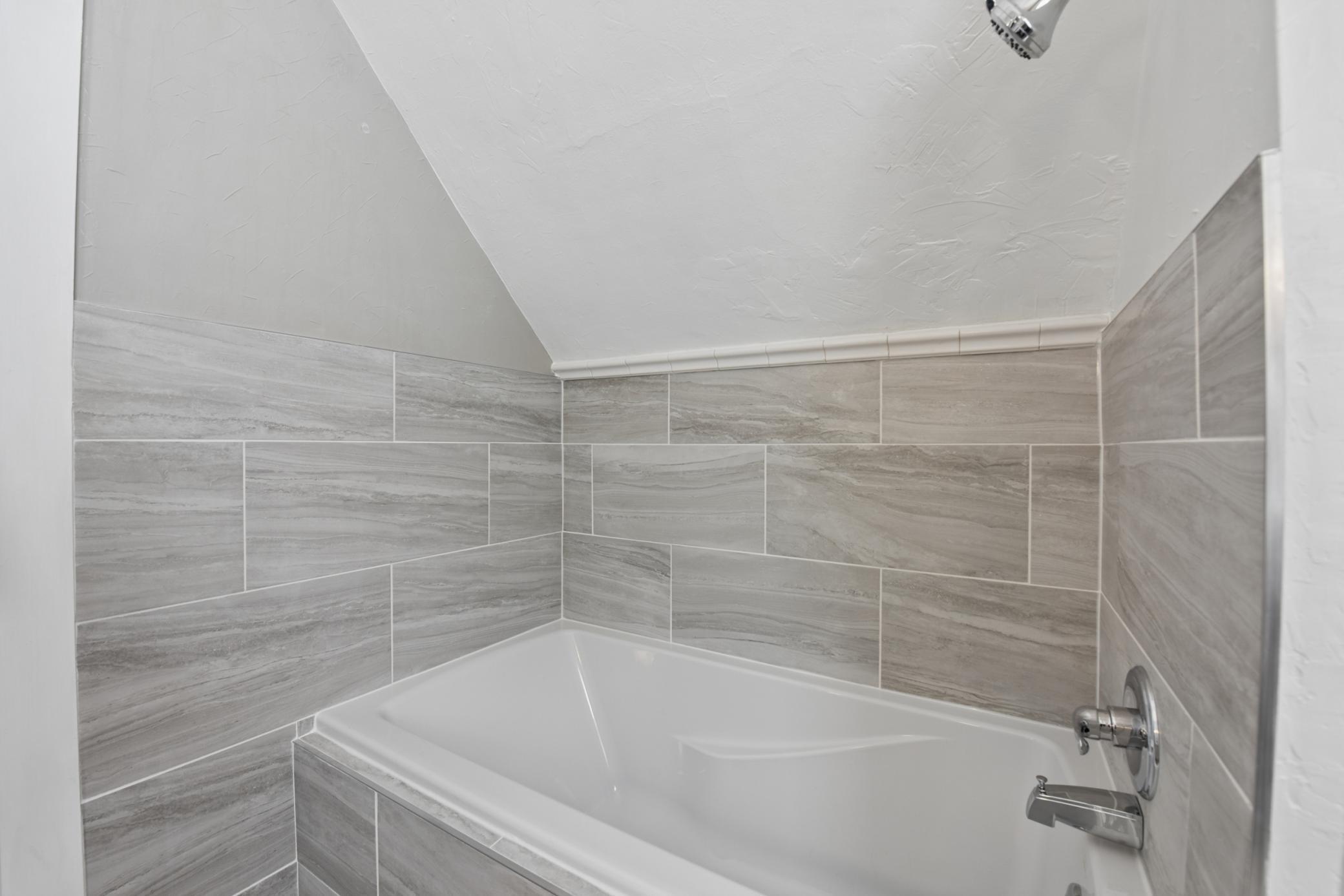 831 Central Avenue Red Wing, MN 55066 - Photo 18 of 59