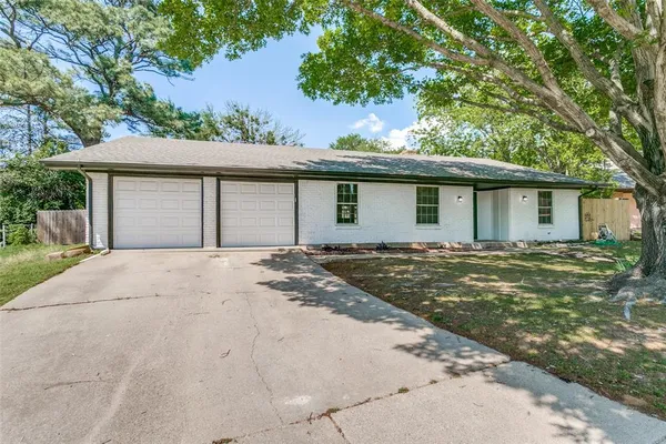 $369,900 | 933 Charleston Court, Bedford, TX 76022