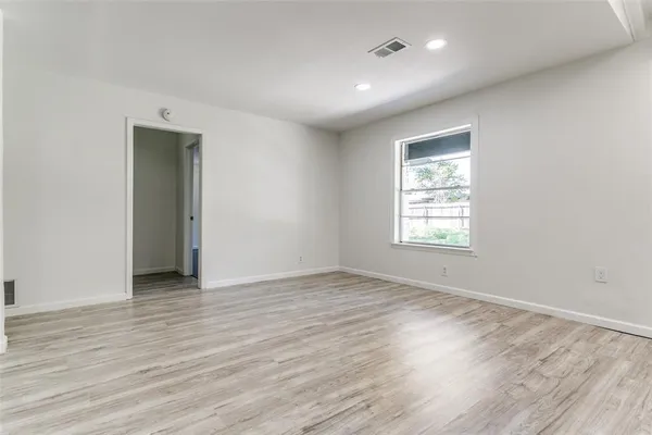 $359,900 | 933 Charleston Court, Bedford, TX 76022