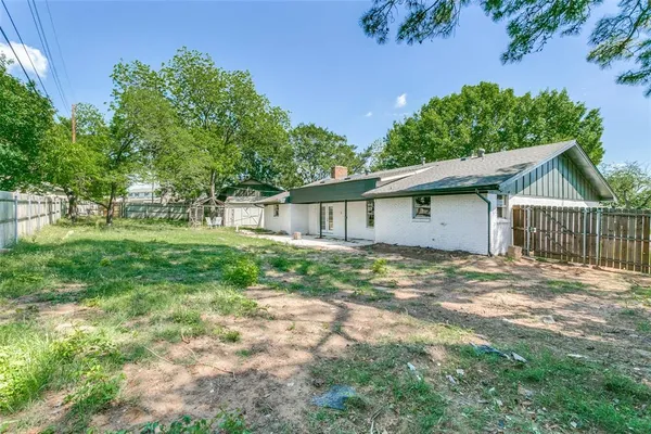 $359,900 | 933 Charleston Court, Bedford, TX 76022