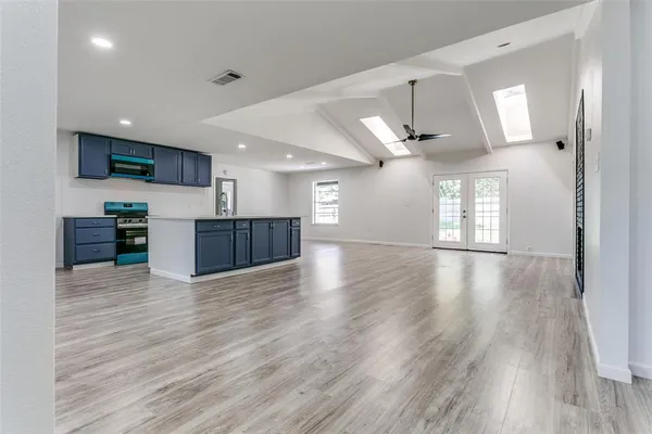 $359,900 | 933 Charleston Court, Bedford, TX 76022