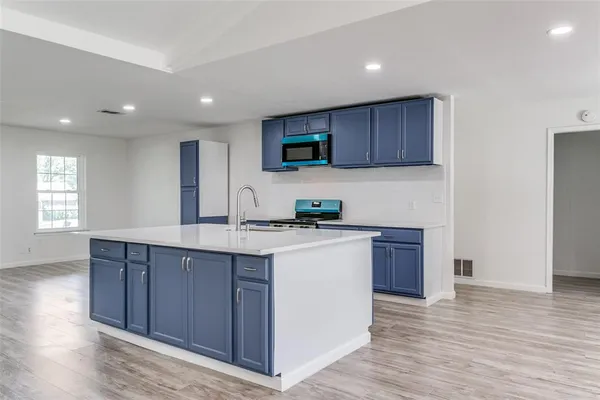 $359,900 | 933 Charleston Court, Bedford, TX 76022