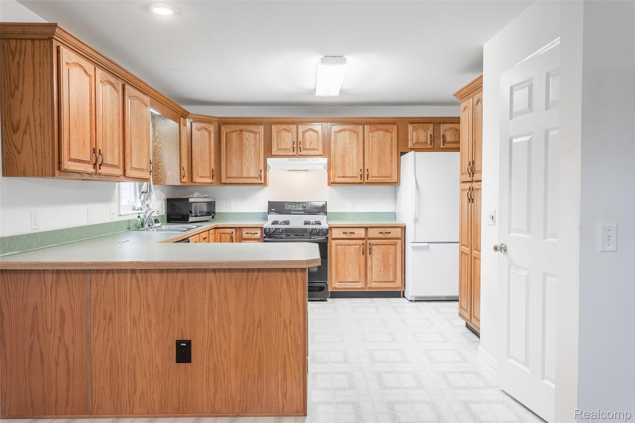 34154 Van Born Road Wayne, MI 48184 - Photo 14 of 29 Van Boren-8.jpg