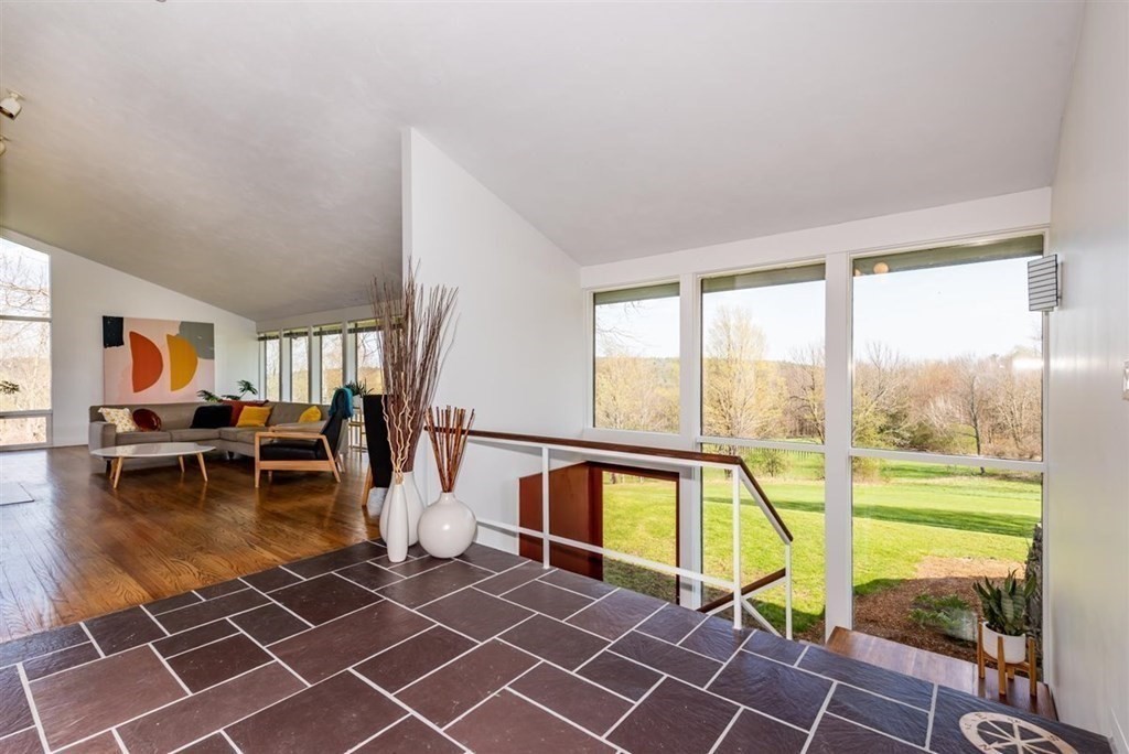 590 S Road Holden, MA 01520 - Photo 7 of 40 Gallery Image 7