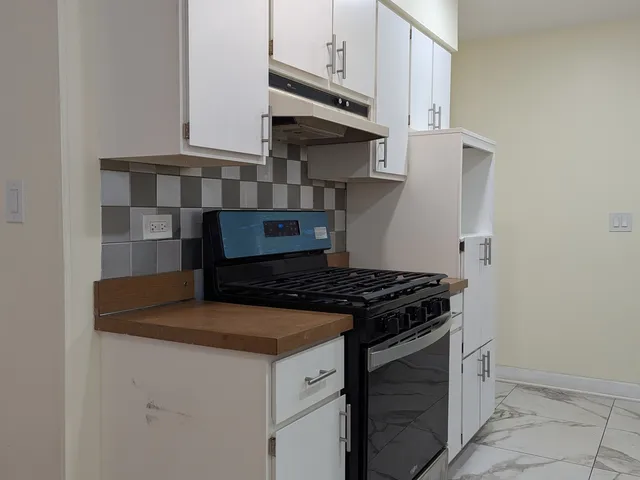 $2,705 | 94 Jf Kennedy Boulevard, Elk Grove Village, IL 60007