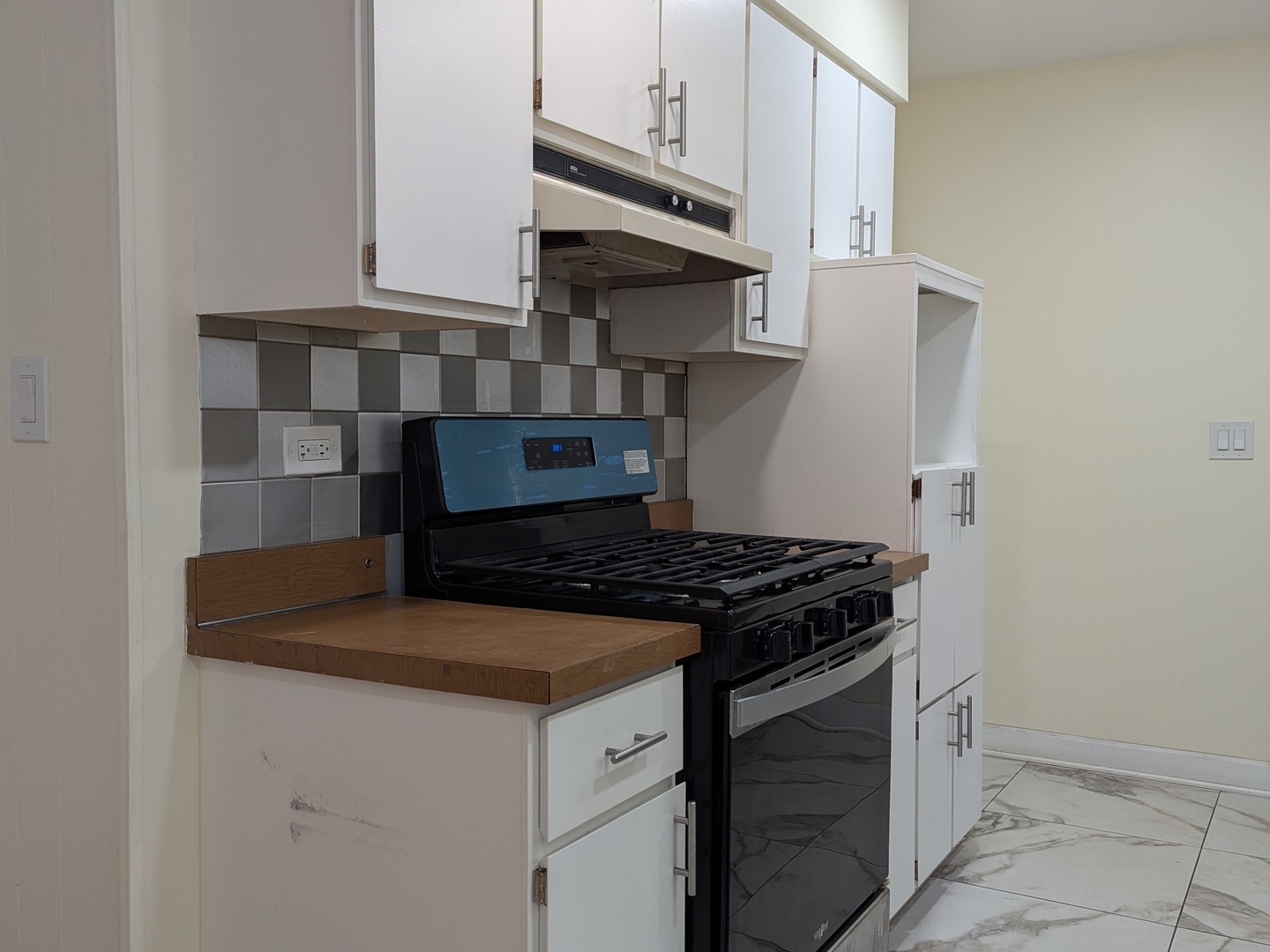 94 Jf Kennedy Boulevard Elk Grove Village, IL 60007 - Photo 3 of 10