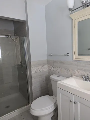 $2,705 | 94 Jf Kennedy Boulevard, Elk Grove Village, IL 60007