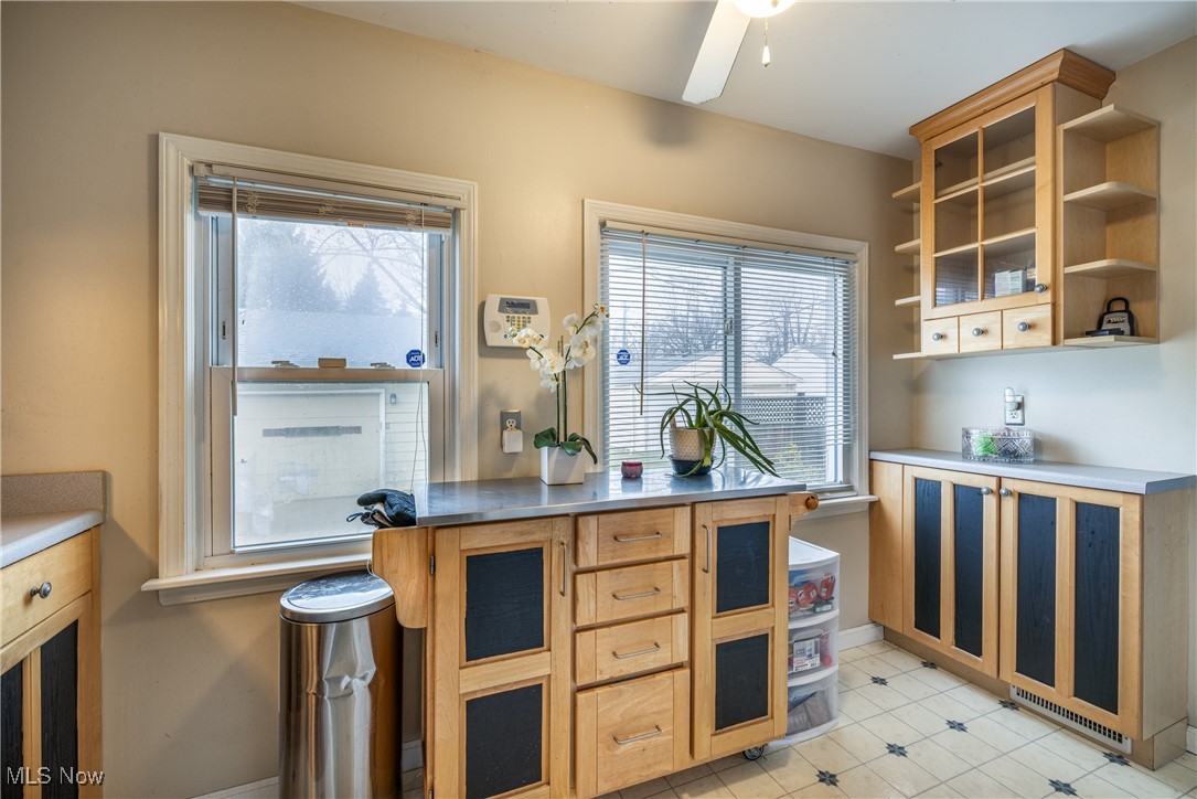4523 Laurel Road Cleveland, OH 44121 - Photo 8 of 23