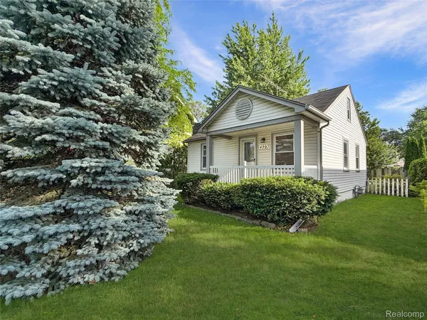 $87,900 | 4993 Gateshead Street, Grosse Pointe, MI 48236