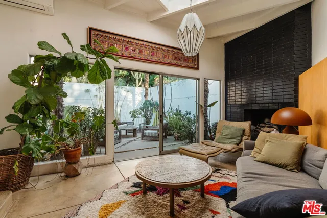 $12,000 | 1530 North Easterly Terrace, Los Angeles, CA 90026