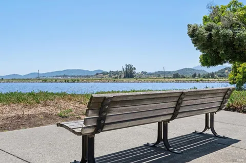 $1,799,000 | 35 Caribe Isle, Novato, CA 94949