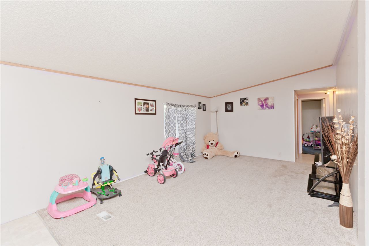 424 32 Road, Unit 292 Clifton, CO 81520 - Photo 12 of 35 a view of livingroom with toys